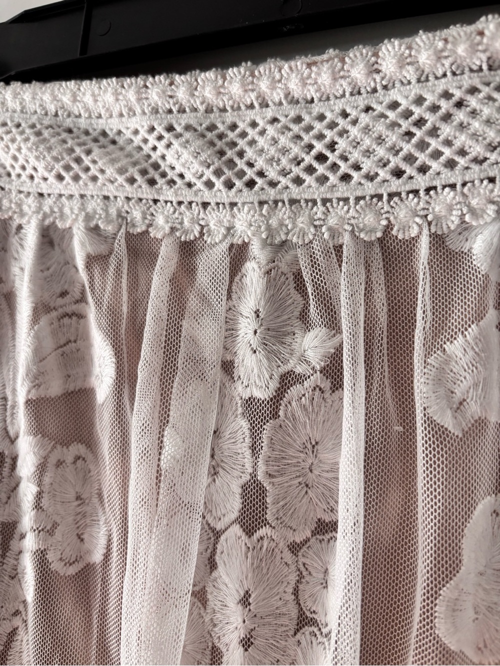 Altar’d State Arissa Ivory & Nude Skirt with Floral Lace: New with Tags - Picture 3 of 8